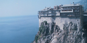 Νέα εποχή για το Άγιο Όρος: Λειτουργεί το πρώτο ξενοδοχείο με υπηρεσίες... μασάζ