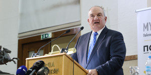 Επίτιμος δημότης Καλαμάτας θα ανακηρυχθεί ο Κώστας Καραμανλής