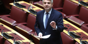 Ο Οδυσσέας επαναφέρει το θέμα των οδηγών ασθενοφόρων στη Μεγαλόπολη