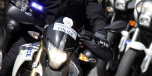 Εξι συλλήψεις μετά από αστυνομική επιχείρηση σε καταυλισμούς ρομά στην Κορινθία