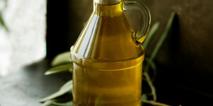 Ελαιόλαδο: Κατρακύλα στην τιμή έως και 50% - Στα 5 ευρώ τις επόμενες εβδομάδες στα σούπερ μάρκετ