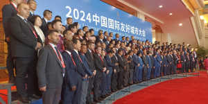 Ο Δήμος Τρίπολης στο Παγκόσμιο Συνέδριο Αδελφοποιημένων Πόλεων στην πόλη Κουμίνγκ της Κίνας