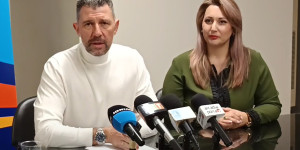 Η Λένα Ζευγαρά στην κοπή της Πρωτοχρονιάτικης πίτας του Εμπορικού Συλλόγου Τρίπολης