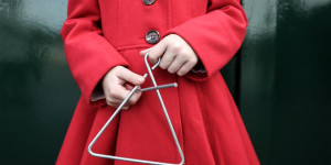 Γιατί λέμε τα κάλαντα στις γιορτές – Το έθιμο και η σημασία τους