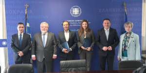 Υπογραφές για την πρώτη δημόσια Σ.Α.Ε.Κ. για το φάρμακο με έδρα την Τρίπολη