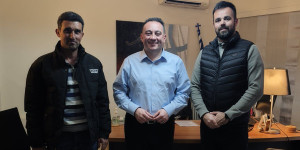 Στον Κώστα Βλάση εκπρόσωποι του Πανελλήνιου Σωματείου Συμβασιούχων Πυροσβεστών