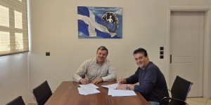 Υπεγράφη η σύμβαση για τσιμεντοστρώσεις στο Κορακοβούνι