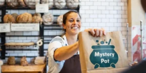 Φαγητό στο 1/3 της τιμής: Οι εφαρμογές που πολεμούν ακρίβεια και σπατάλη στην Ελλάδα