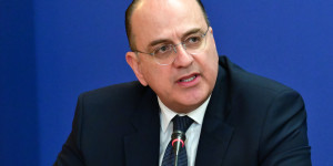 Παραιτήθηκε ο Μακάριος Λαζαρίδης από Υφυπουργός