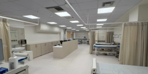 Εγκαινιάστηκε το ανακαινισμένο Τμήμα Επειγόντων Περιστατικών του Νοσοκομείου Κορίνθου