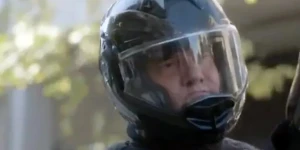 Καμπάνια "φοράτε κράνος" του Υπουργείου Υγείας, με πρωταγωνιστή τον Άδωνι Γεωργιάδη