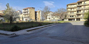 Νέο πεζοδρόμιο δημιουργήθηκε στην οδό Σόλωνος