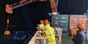 Η μεγάλη ωκεανογραφική αποστολή στη Σαντορίνη - Τι ερευνούν οι επιστήμονες