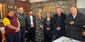 Σε χαρούμενο κλίμα η κοπή της πρωτοχρονιάτικης πίτας των εργαζομένων του Δήμου Γορτυνίας