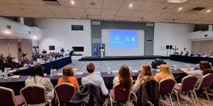 Πτωχός: "Δυνατές ιδέες, ζωντανός διάλογος και μια γενιά που δεν φοβάται να ονειρευτεί και να διεκδικήσει"