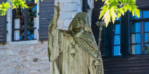 Η Αδελφότητα Δημητσανιτών προτίθεται ν' αναλάβει τη συντήρηση των αγαλμάτων στη Δημητσάνα