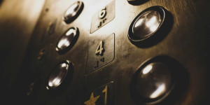 Αγνοείς την καταγραφή του ανελκυστήρα; Κινδυνεύεις με διακοπή ρεύματος και πρόστιμο έως 5.000€