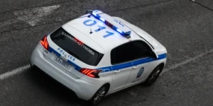 Μεταμεσονύκτιες συλλήψεις για όπλα και ναρκωτικά