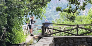 Προβολή του Menalon Trail μέσω της αυστραλιανής τηλεόρασης