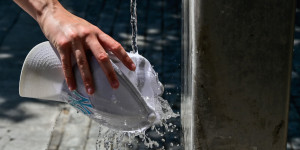 Η Ο.Μ.Ε. καταγγέλλει την απάνθρωπη εγκύκλιο του Υπουργείου Εργασίας για τον καύσωνα