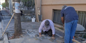 O Δήμος Τρίπολης επισκεύασε το πεζοδρόμιο μπροστά από το 11ο Δημοτικό Σχολείο