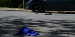 Μια γυναίκα αυτοπυρπολήθηκε μπροστά απο την Αίγλη Ζαππείου