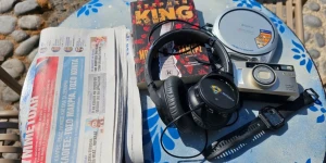 Επιστροφή στο 2000: Διακοπές χωρίς internet και σύγχρονα gadgets - Το παλιό CD Player και η αναβίωση