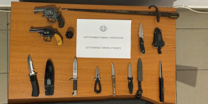 "Μίνι" οπλοστάσιο διατηρούσε 64χρονος στο σπίτι του