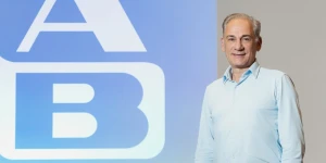 ΑΒ Βασιλόπουλος: Οι «τσιφλικάδες» franchisees και τα 900 καταστήματα το 2028