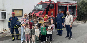 Πρώτη επαφή με την Πυροσβεστική Παιδεία για τα παιδιά στα σχολεία της Κοντοβάζαινας
