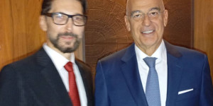 Νίκος Φλώρος: "Οι εκπρόσωποί μας έχουν ρόλο διακοσμητικό"