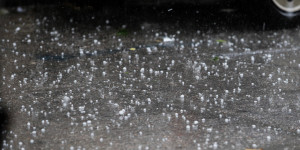 Ισχυρή χαλαζόπτωση στον Άγιο Βασίλειο Κορινθίας